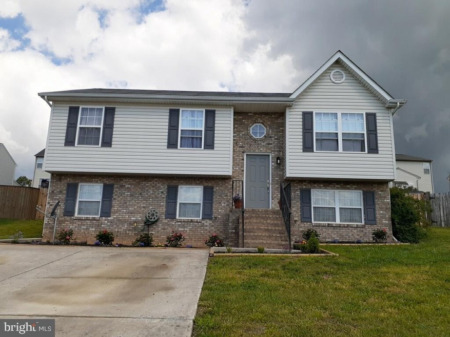 233 Aden Dr, Strasburg, VA 22657 - photo 1