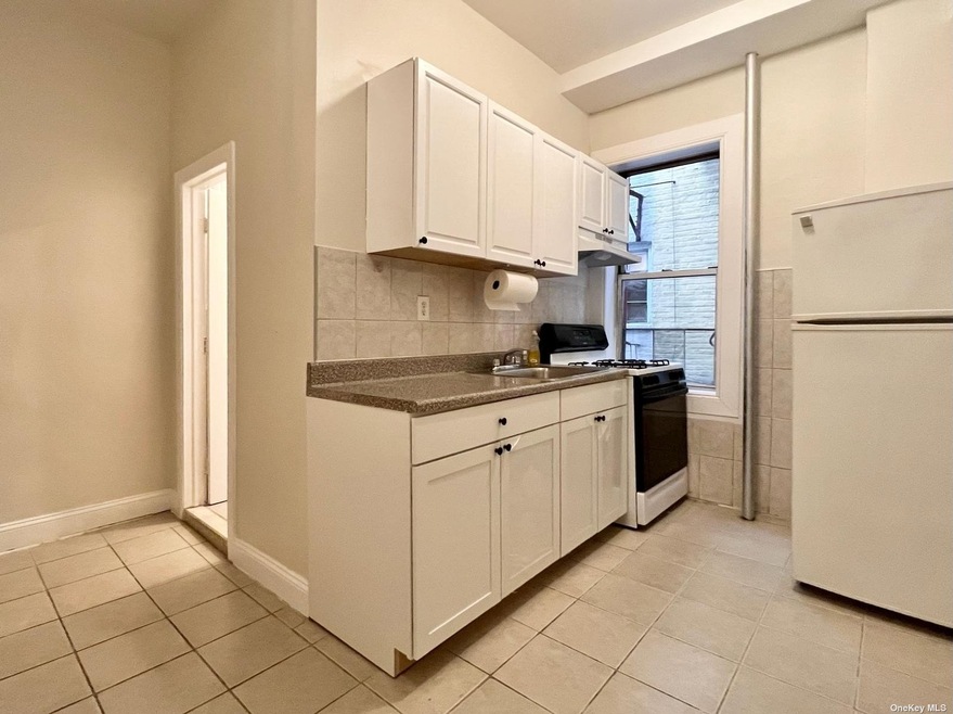 32-55 Steinway St, Long Island City, NY 11103 - photo 1