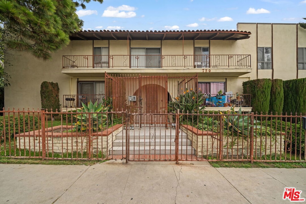 756 N Inglewood Ave unit 1, Inglewood, CA 90302 - photo 1