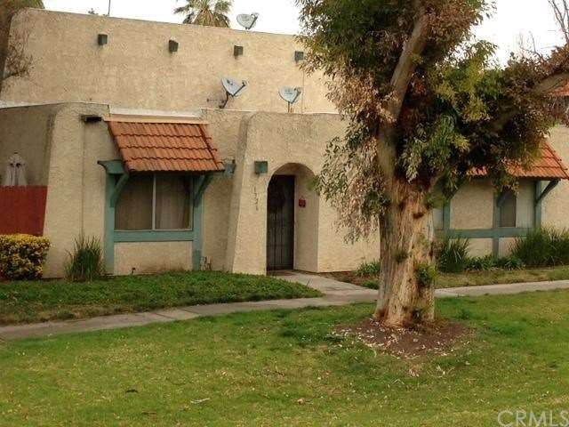 Entrance to condo - Desirable location facing the 