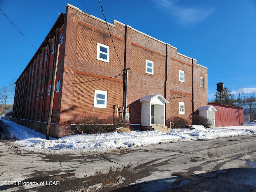 401 Dietrich Ave, Hazleton, PA 18201 - photo 1