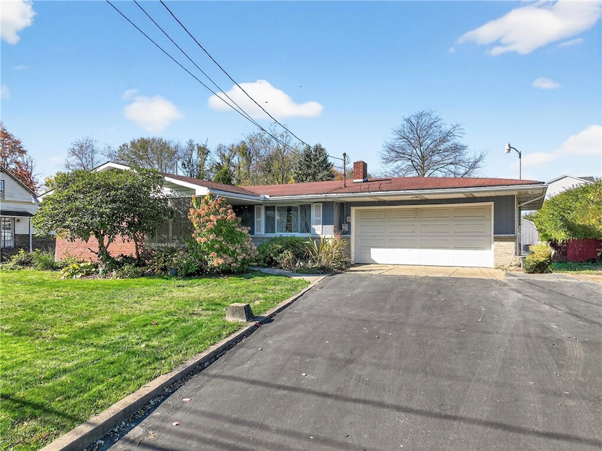 717 Mercer Rd, Beaver Falls, PA 15010 - photo 1