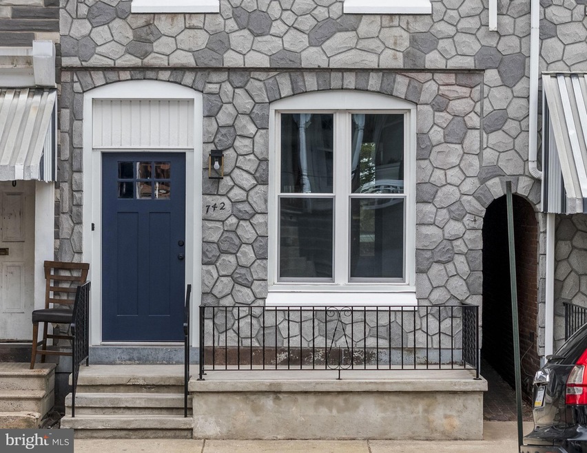 742 N 11th St, Reading, PA 19604 - photo 1