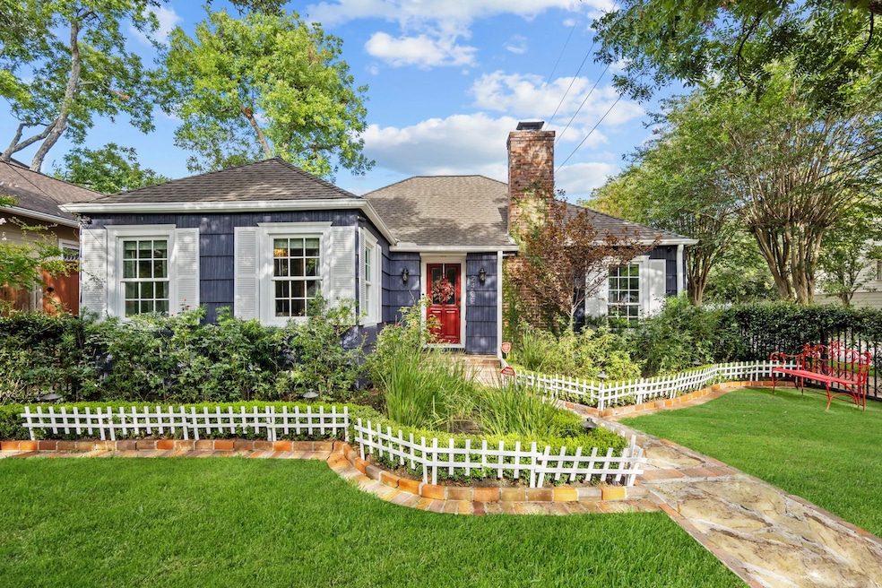 2402 Park St, Houston, TX 77019 - photo 1