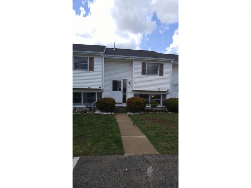 875 Mammoth Rd unit 107, Manchester, NH 03104 - photo 1