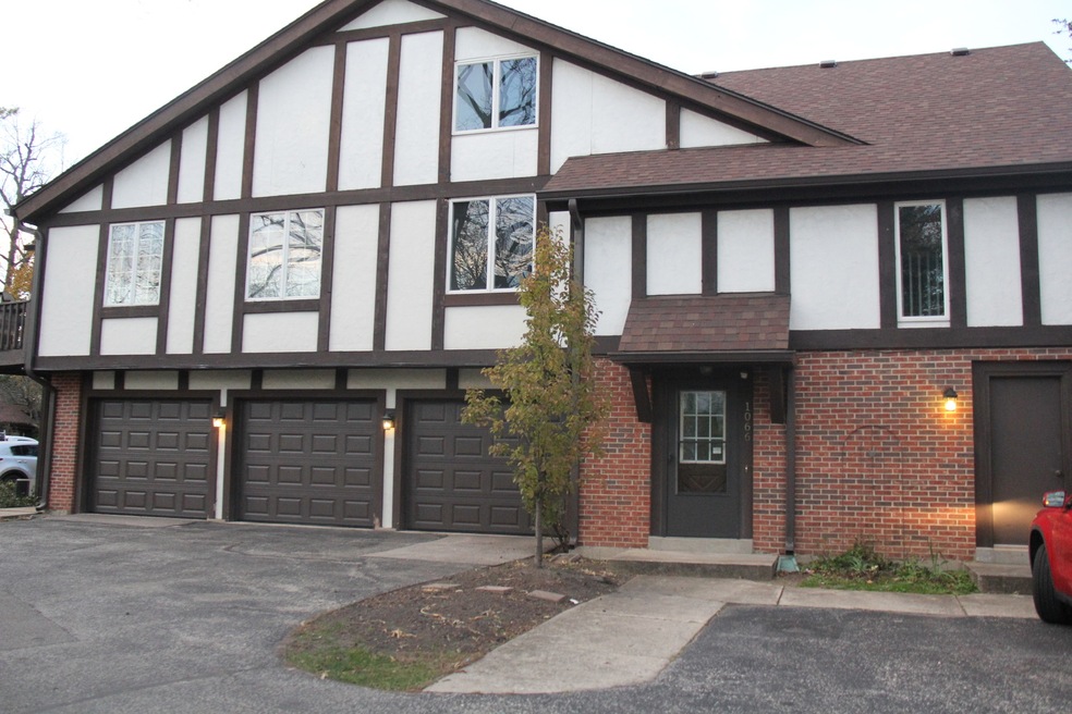 1066 Shermer Rd unit FE, Glenview, IL 60025 - photo 1