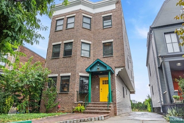 642 Palisade Ave unit 2, Jersey City, NJ 07307 - photo 1