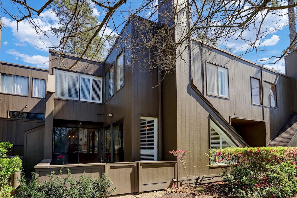 368 Litchfield Ln, Houston, TX 77024 - photo 1