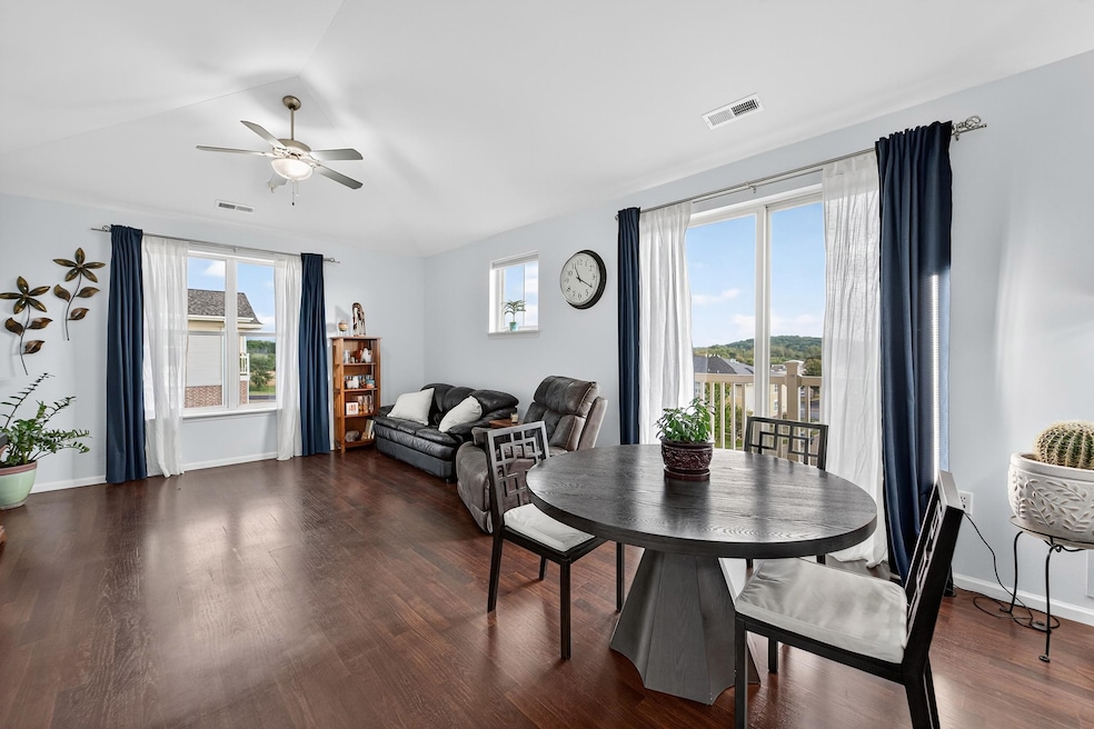 5831 Lupine Ln unit 302, Madison, WI 53718 - photo 1