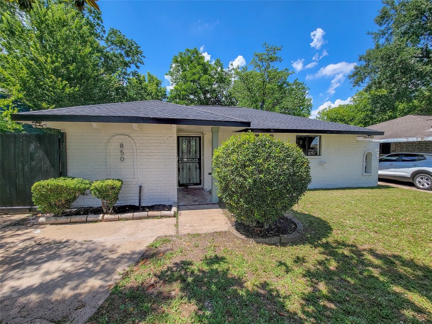 850 Conklin St, Houston, TX 77088 - photo 1