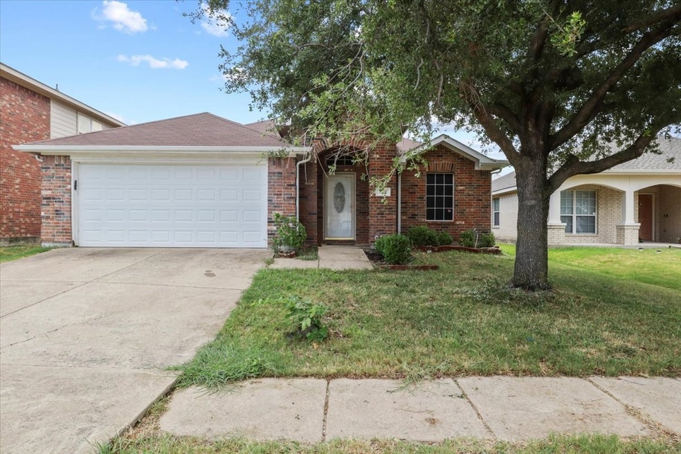 312 Waterwood Dr, Wylie, TX 75098 - photo 1