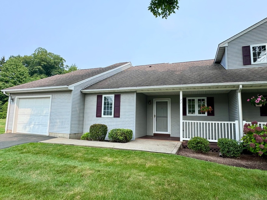 77 Dibble Hollow Ln unit 77, Windsor Locks, CT 06096 - photo 1