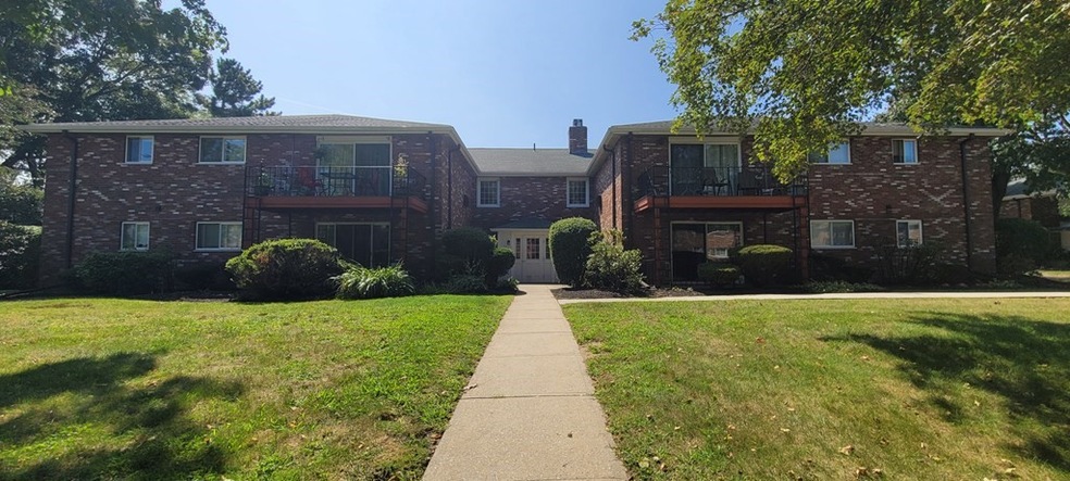 37 Fountain Ln unit 8, South Weymouth, MA 02190 - photo 1