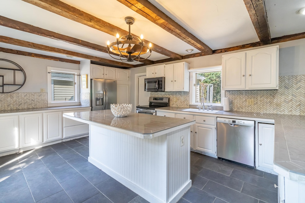 Sold $285,000