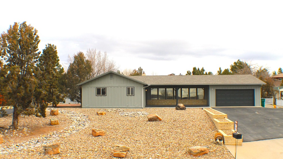 5602 Greenwood Dr, Farmington, NM 87402 - photo 1