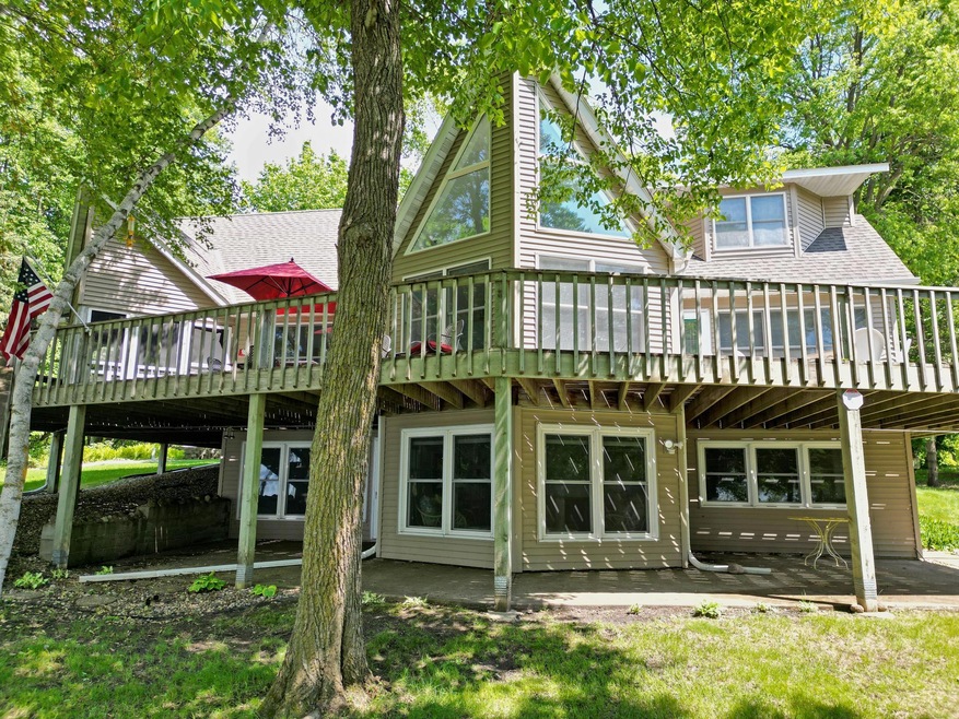 Coming Soon $699,900 • Co-Listing Agent
