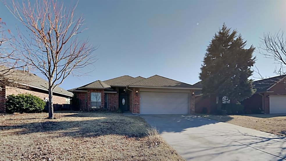 3804 Catamaran Dr, Yukon, OK 73099 - photo 1