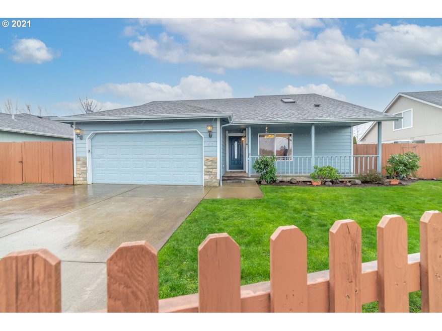 53 Sandalwood Loop, Creswell, OR 97426 - photo 1