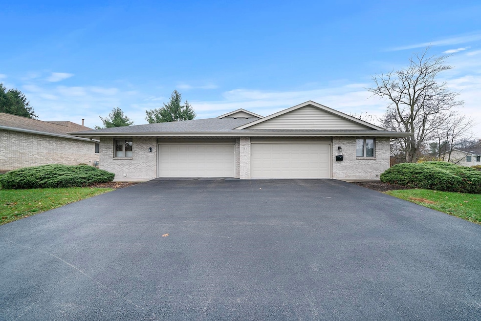 6521 Laurelwood Dr, Rockford, IL 61108 - photo 1