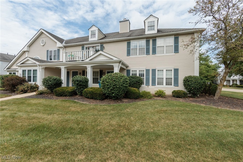 23271 Grist Mill Ct unit 1, Olmsted Falls, OH 44138 - photo 1