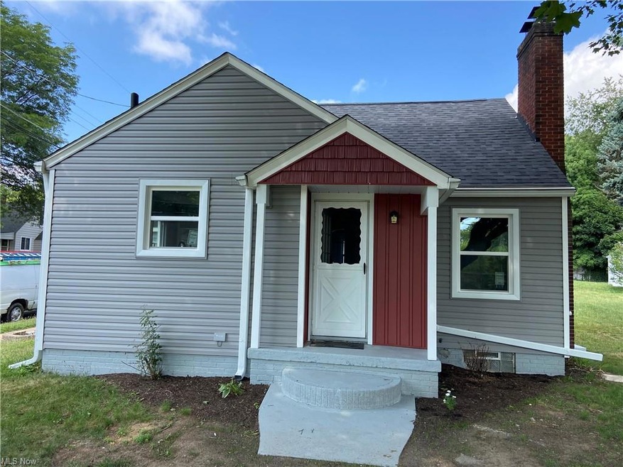 2659 Maple Ave NE, Canton, OH 44714 - photo 1