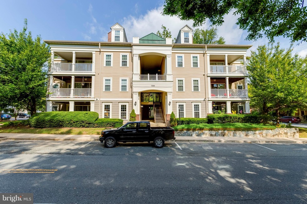 13201 Cloppers Mill Dr unit 11-F, Germantown, MD 20874 - photo 1