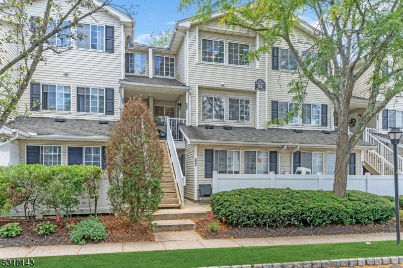 136 Cortland Ln, Bedminster, NJ 07921 - photo 1