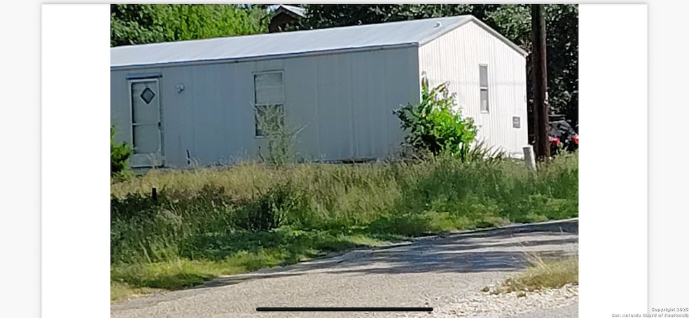 109 Hackberry St, Bandera, TX 78003 - photo 1