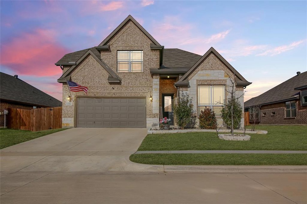 2512 Weatherford Heights Dr, Weatherford, TX 76087 - photo 1