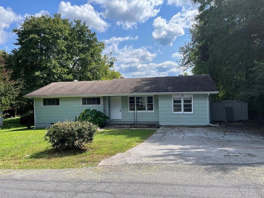 402 Regal Dr, Tunnel Hill, GA 30755 - photo 1