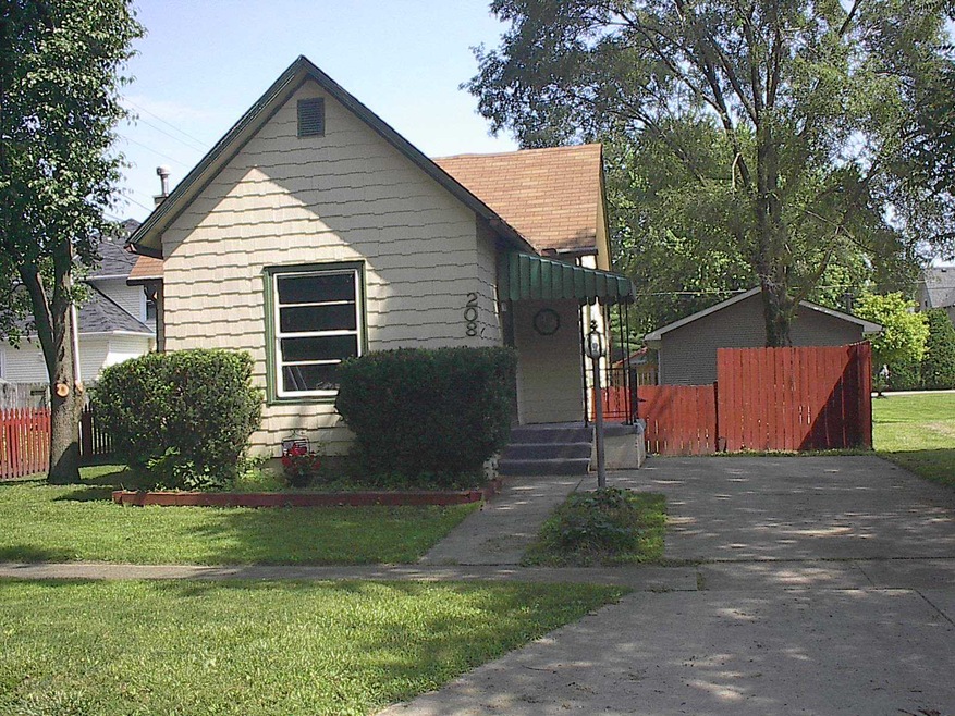 208 W 2nd St, Auburn, IN 46706 - photo 1
