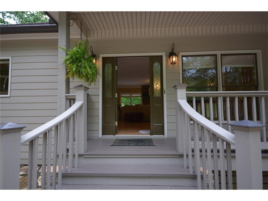 Beautiful entry from the circular drive.