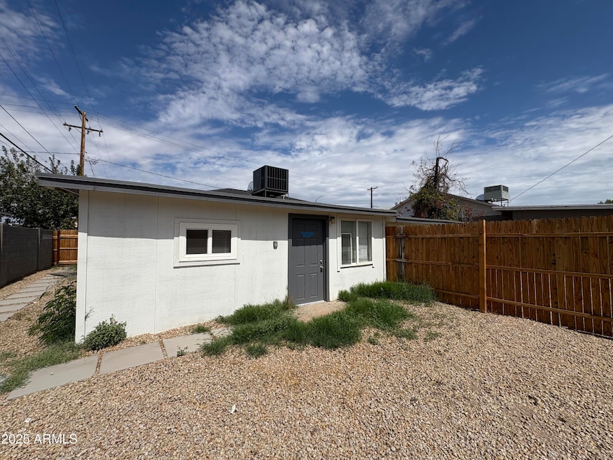 645 E 1st Ave unit B, Mesa, AZ 85204 - photo 1