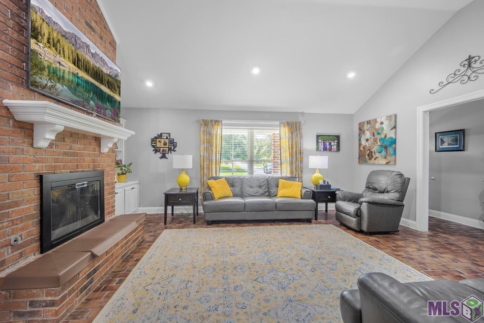 4315 Cypress St, Zachary, LA 70791 - photo 1