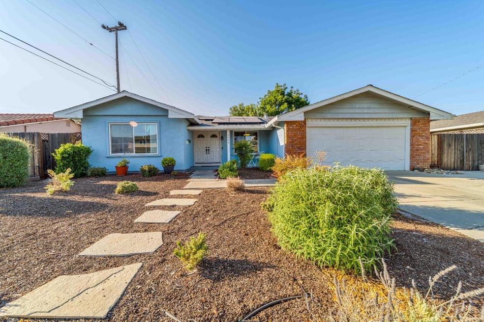 Sold $1,303,000 • Co-Listing Agent