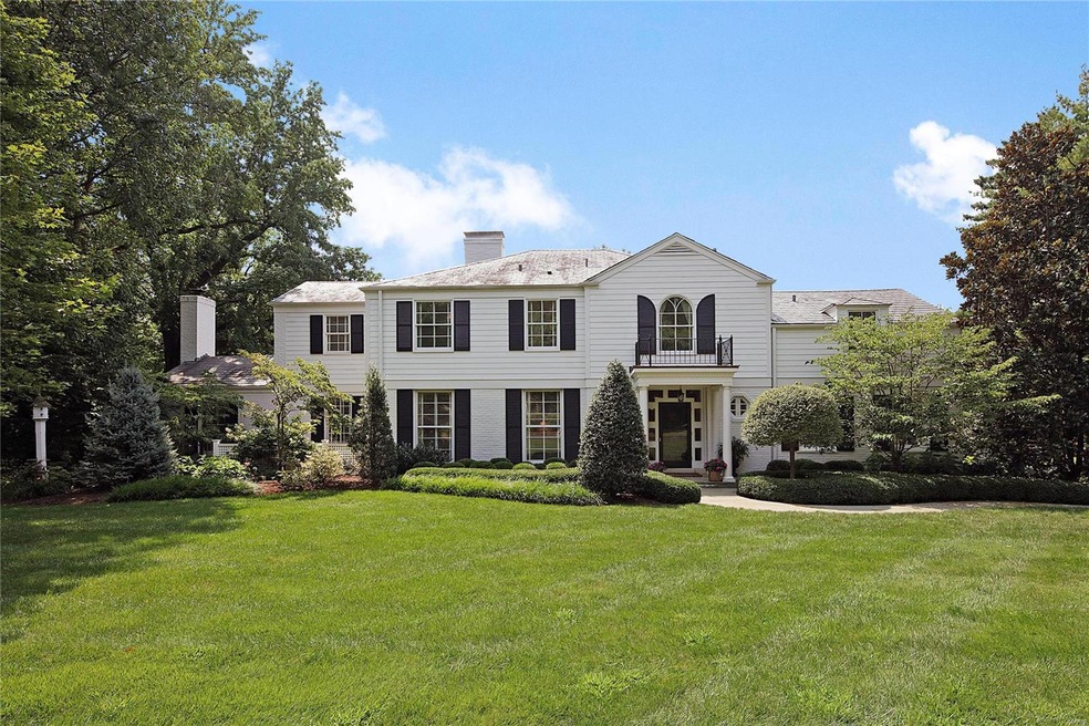 Beautiful, stately home on a great lot in one of L