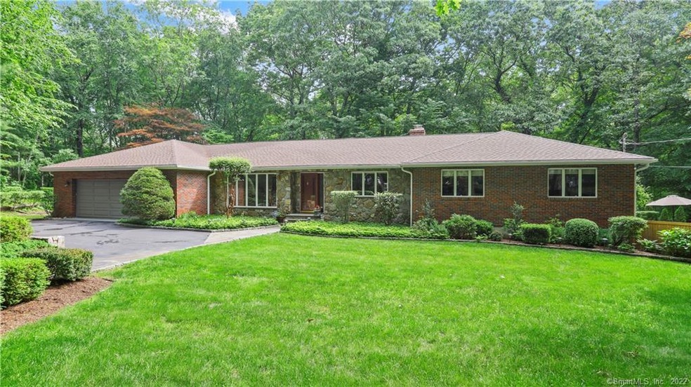 86 Bayberry Ln, Easton, CT 06612 - photo 1