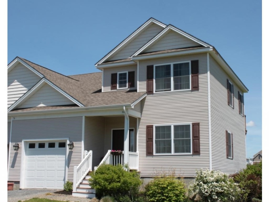 76 Old Academy St unit 102, Fairfax, VT 05454 - photo 1