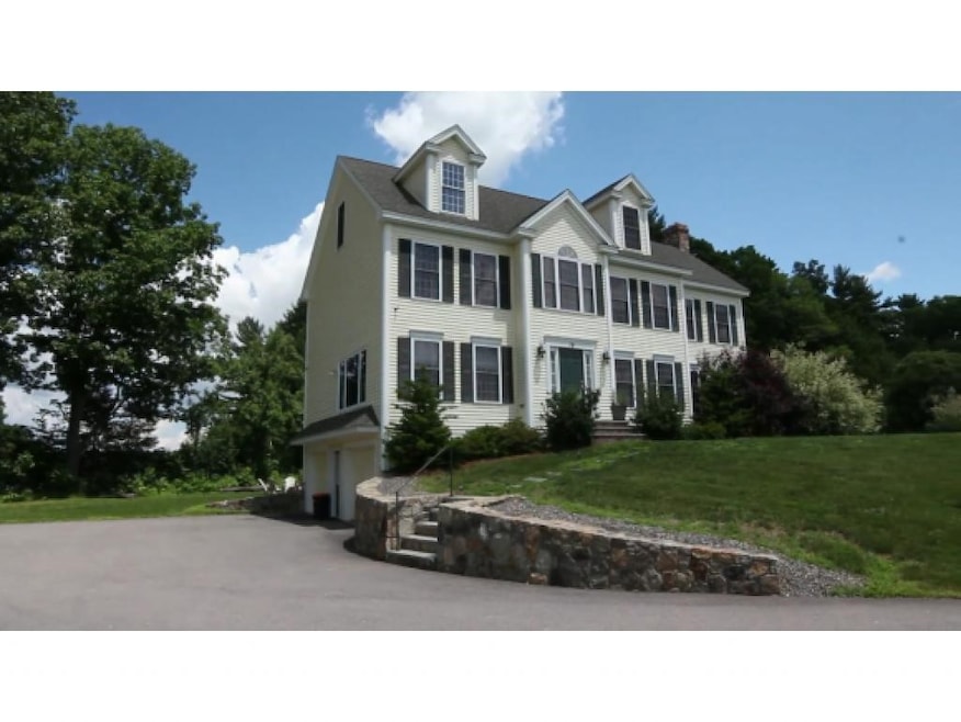 19 Barrett Farm Dr, Greenland, NH 03840 - photo 1