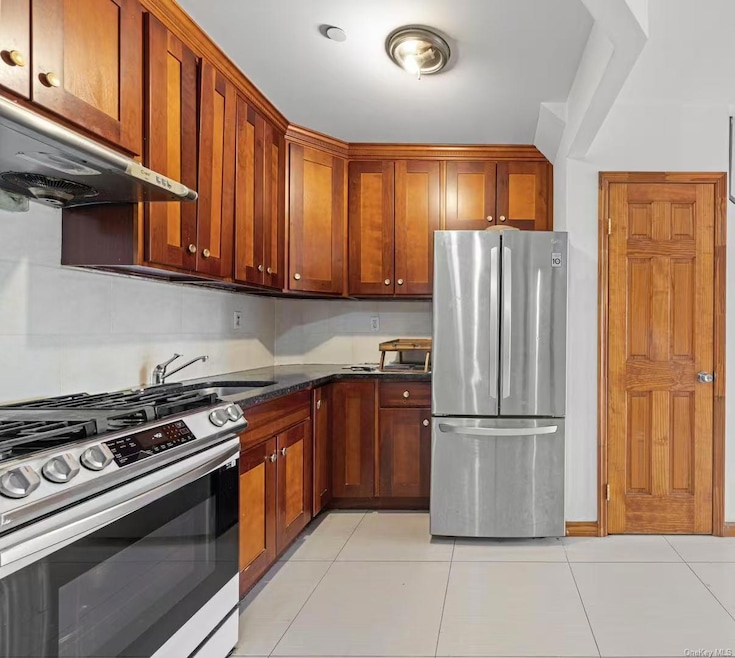 84-09 Queens Blvd unit 4A, Elmhurst, NY 11373 - photo 1