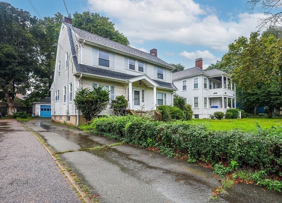 Sold $1,215,000 • Co-Listing Agent