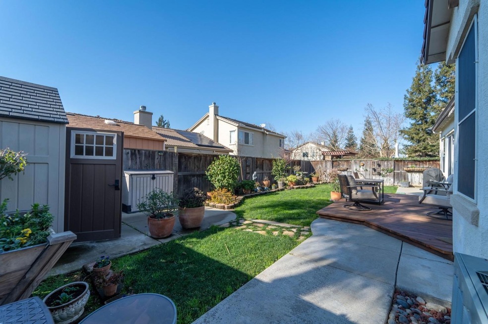 436 Cresta Ct, Oakdale, CA 95361 - photo 1