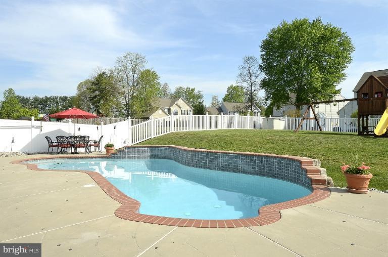 5904 Clear Ridge Rd, Elkridge, MD 21075 - photo 1