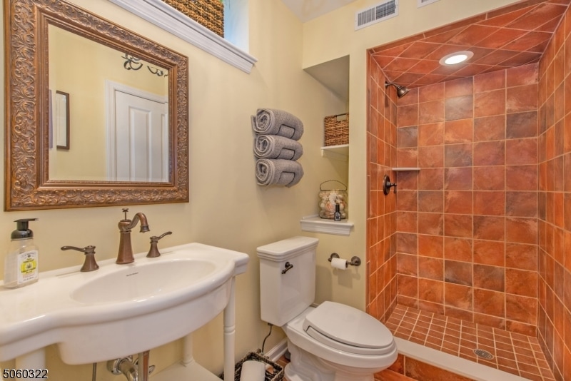 10 Red Oak Row, Chester, NJ 07930 - photo 1