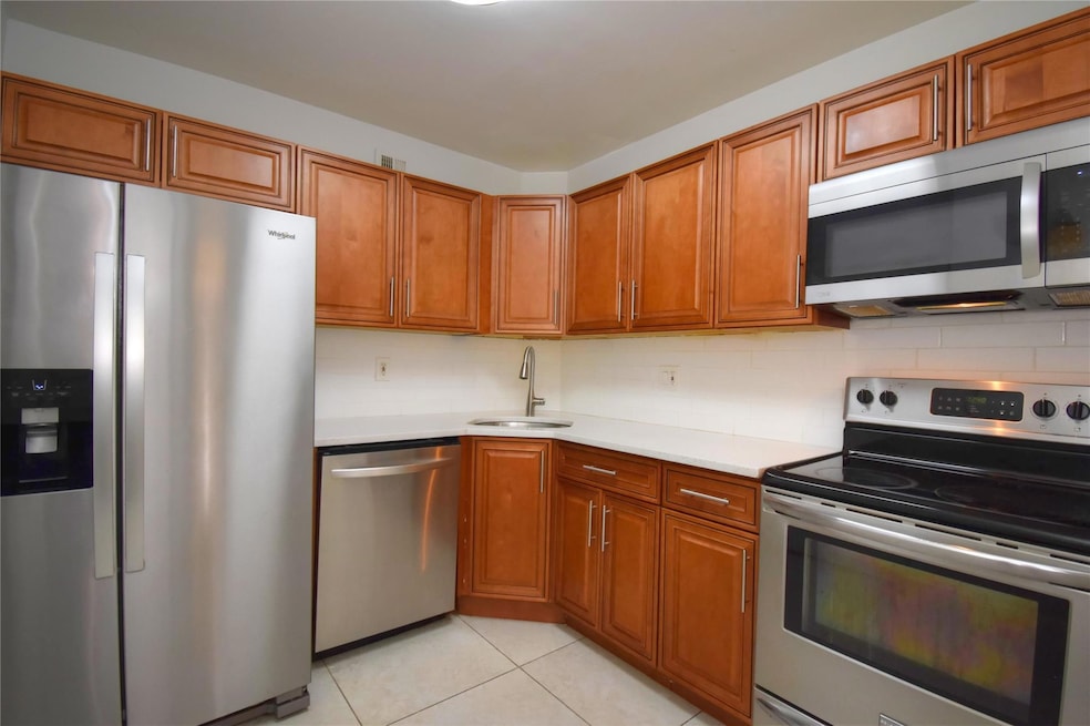 9 NE 19th Ct unit 119C, Wilton Manors, FL 33305 - photo 1