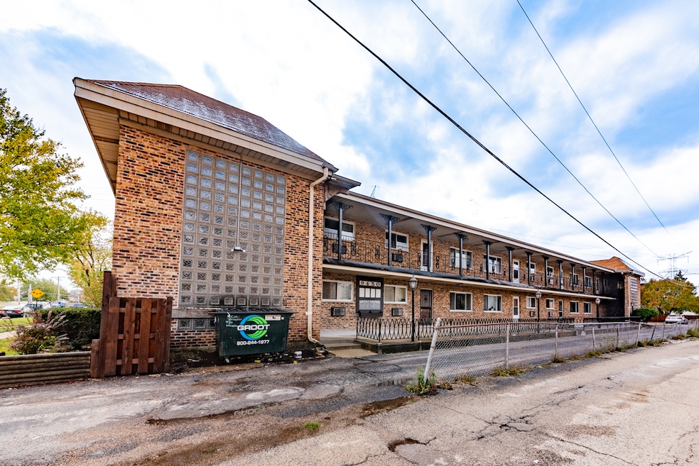 9450 Washington Rd unit 2B, Niles, IL 60714 - photo 1