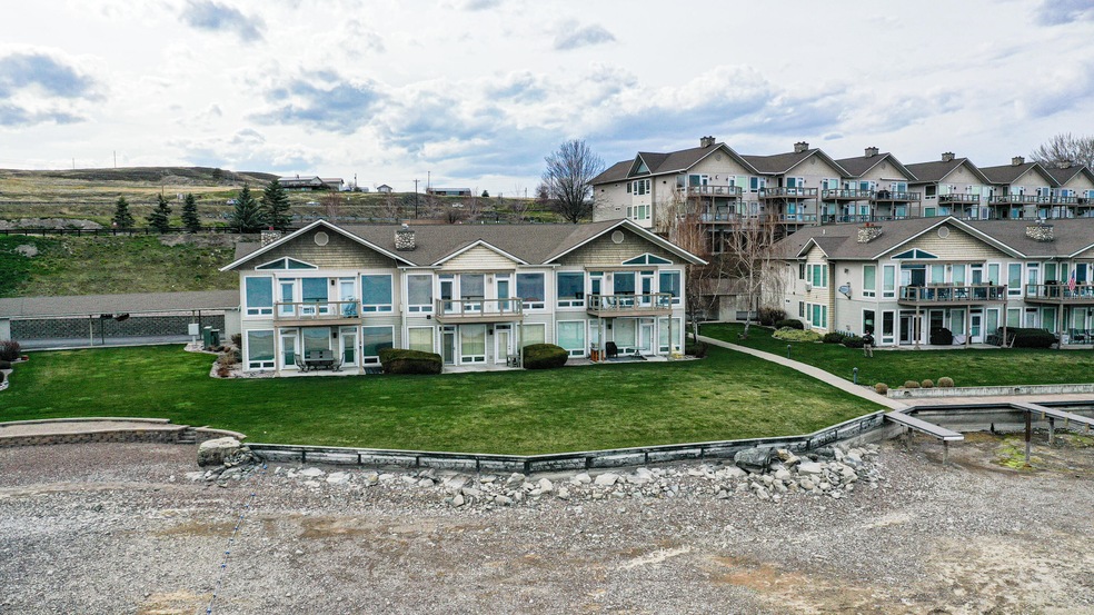 100 Rocky Pt Rd front exterior from lake