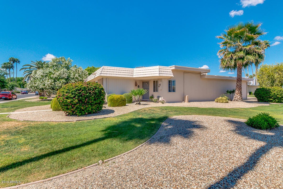 10502 W Palmeras Dr, Sun City, AZ 85373 - photo 1