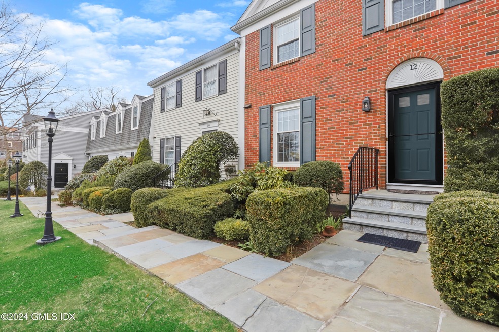 12 Greenwich Hills Dr unit 12, Greenwich, CT 06831 - photo 1