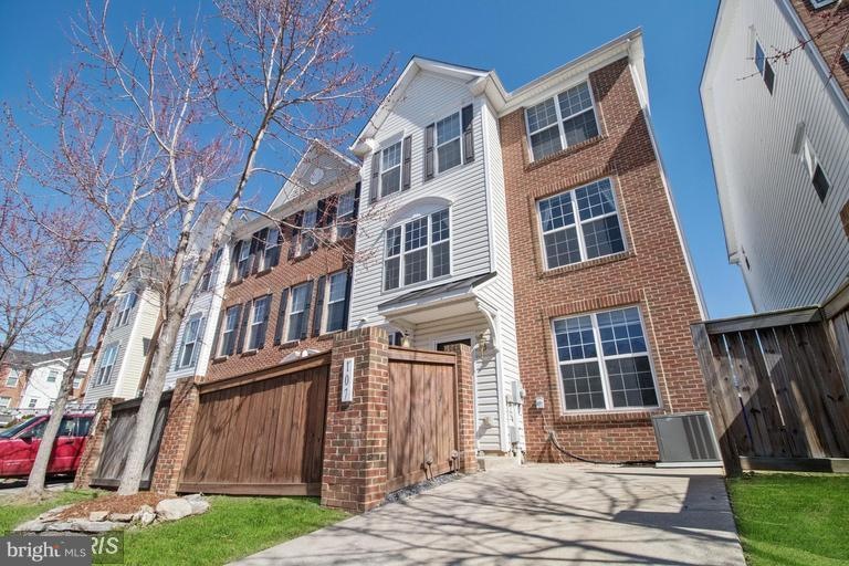 107 Featherstone Place, Frederick, MD 21702 - photo 1